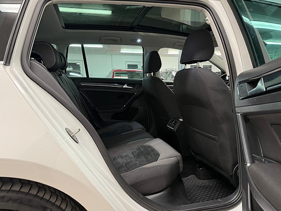 Volkswagen Golf VII 15 of 27