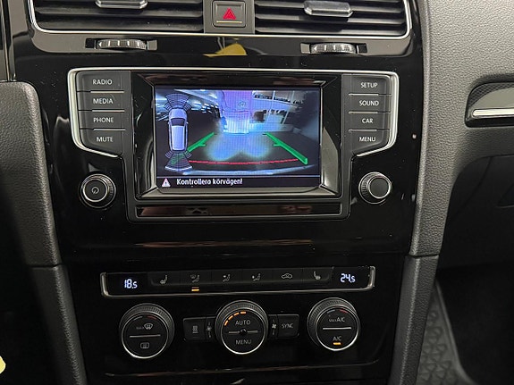 Volkswagen Golf VII 26 of 27