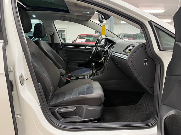 Volkswagen Golf VII 16 of 27