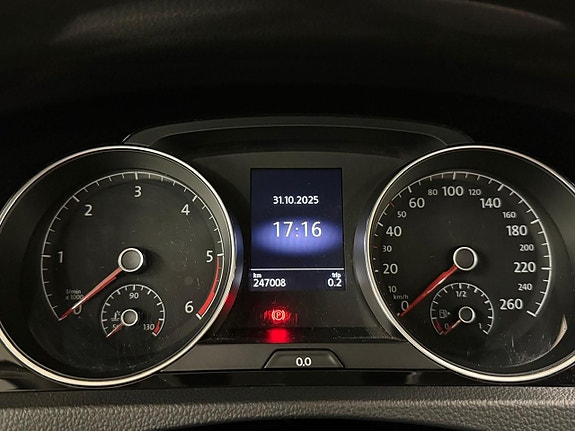 Volkswagen Golf VII 21 of 27