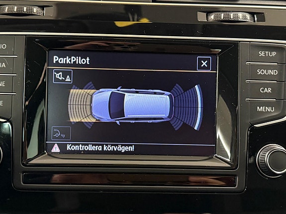Volkswagen Golf VII 25 of 27
