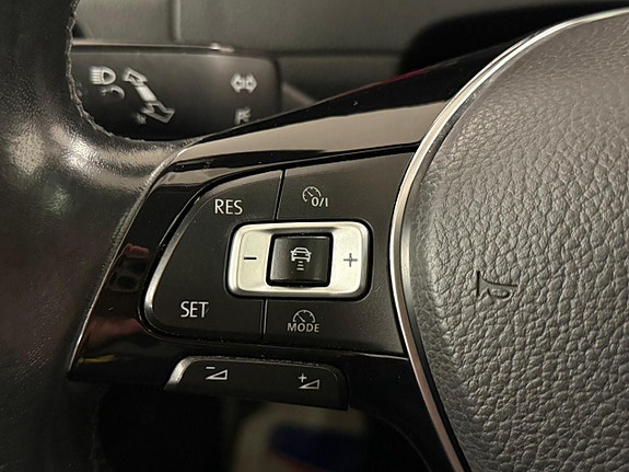 Volkswagen Golf VII 22 of 27