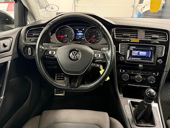 Volkswagen Golf VII 20 of 27