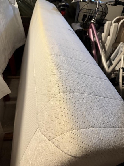Fristående säng / resårbotten 90 x 200
