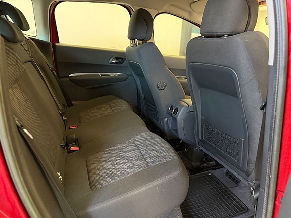 Peugeot 3008 8 of 13