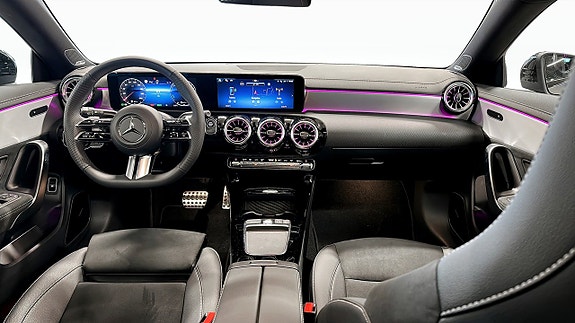 Mercedes-Benz CLA250 e 4 of 5
