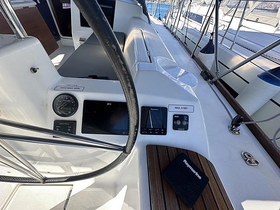 Dufour 460 -2021 5 of 12