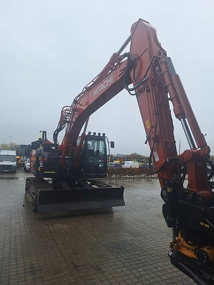 Hitachi ZX 225 US LC-7 MED BLAD , SÄLJES 4 of 17