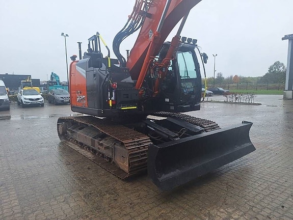 Hitachi ZX 225 US LC-7 MED BLAD , SÄLJES 5 of 17