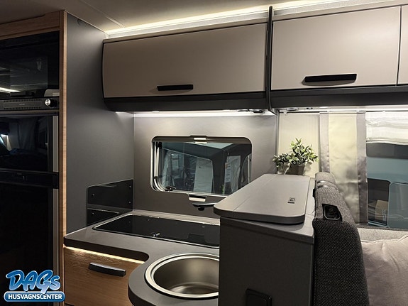 Knaus L!VE I 700 MEG 12 of 21