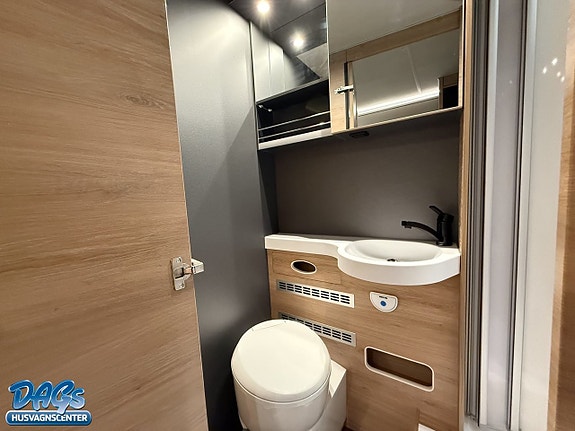 Knaus L!VE I 700 MEG 18 of 21