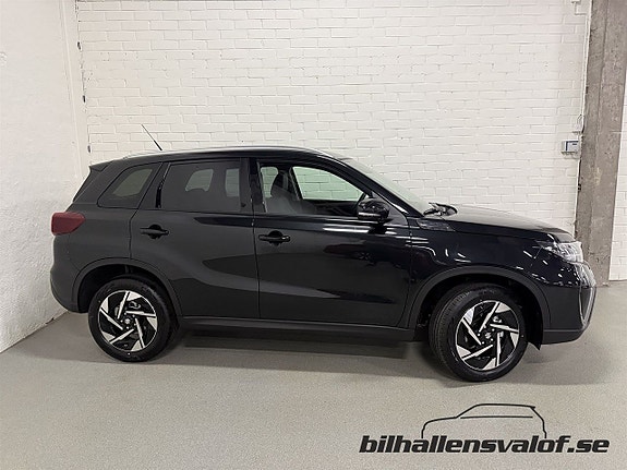Suzuki Vitara 2 of 5