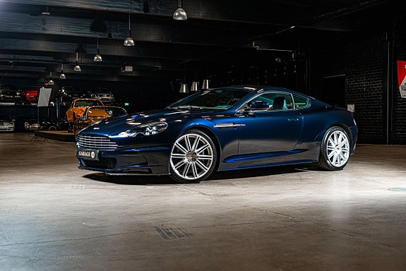 Aston Martin DBS 2 of 5