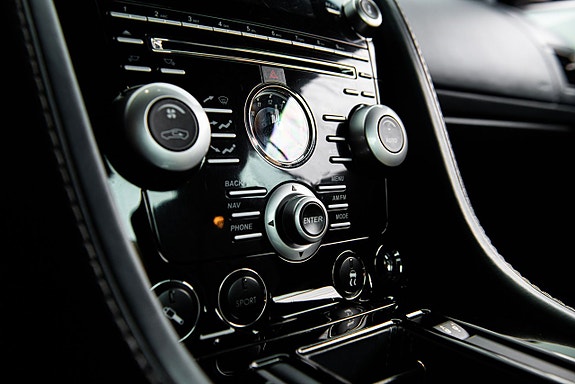Aston Martin DBS 24 of 30