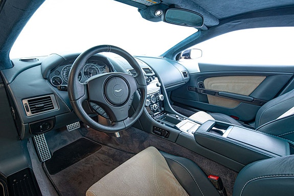 Aston Martin DBS 12 of 30