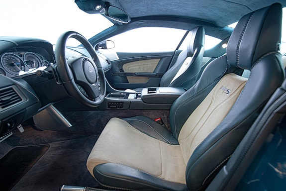 Aston Martin DBS 13 of 30
