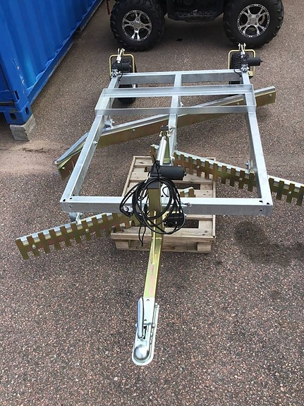 KELLFRI  3-skärig Vägsladd Elektrisk höj & sänkbar.