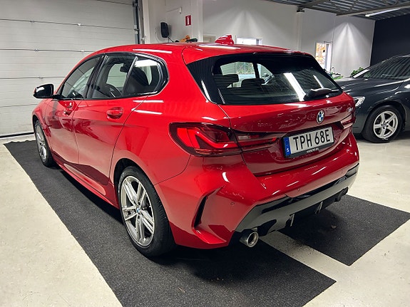 BMW 118i 5 of 5