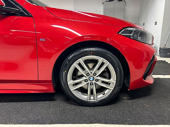 BMW 118i 7 of 11