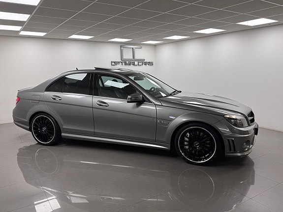 Mercedes-Benz C63 14 of 18