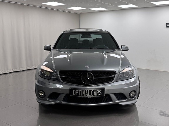 Mercedes-Benz C63 3 of 18