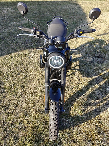 Royal Enfield Scram 411 6 of 7