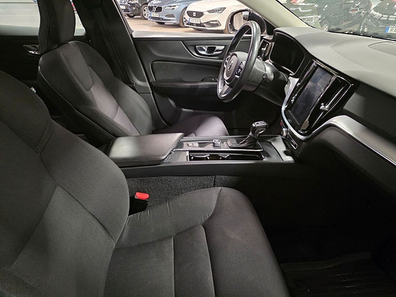 Volvo V60 7 of 8