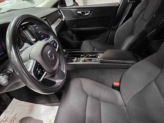 Volvo V60 6 of 8