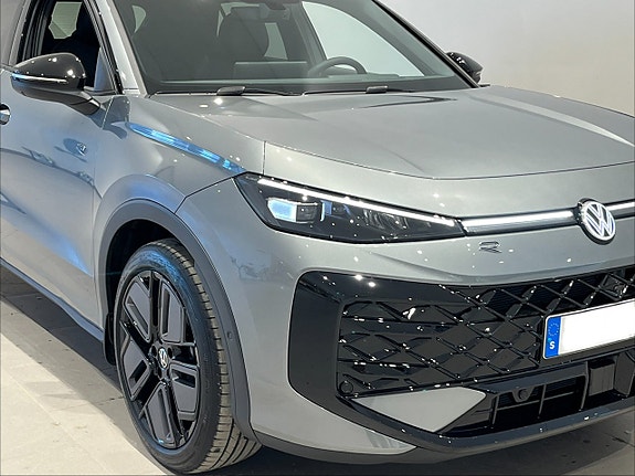 Volkswagen T-Roc 2 of 23