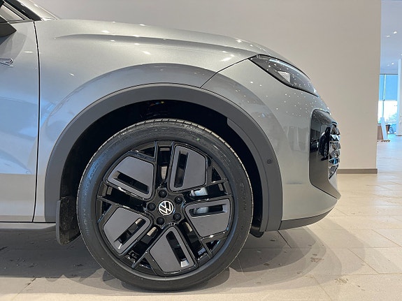 Volkswagen T-Roc 5 of 23