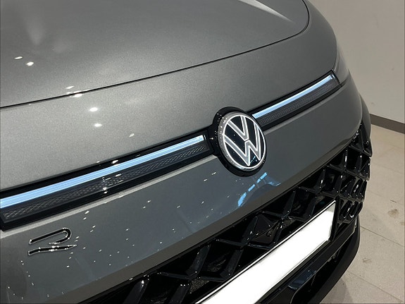 Volkswagen T-Roc 3 of 23