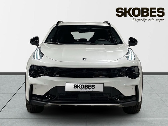 Lynk & Co 01 2 of 19