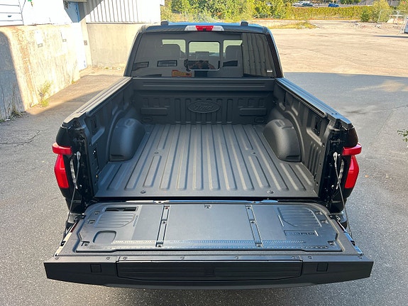 Ford F-150 4 of 14