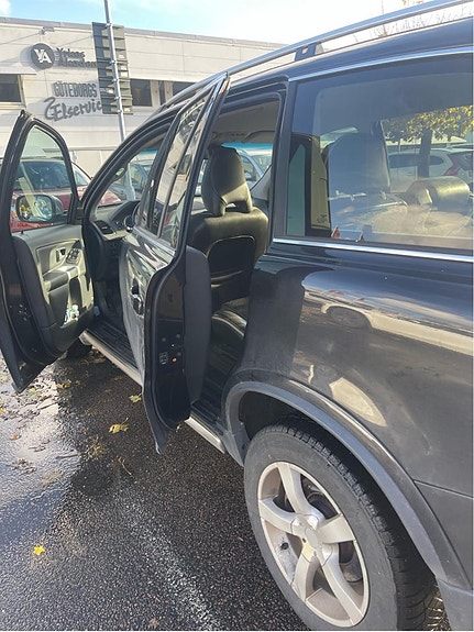 Volvo XC90 4 of 6