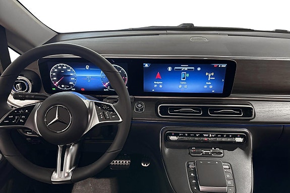 Mercedes-Benz V300 8 of 11