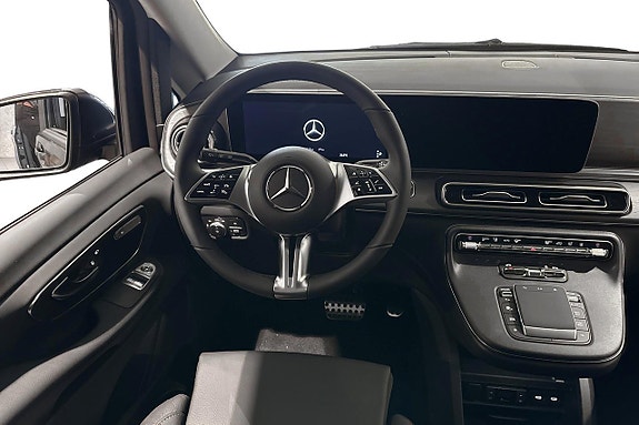 Mercedes-Benz V300 6 of 11