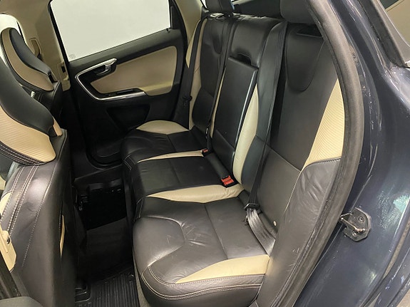 Volvo XC60 8 of 9