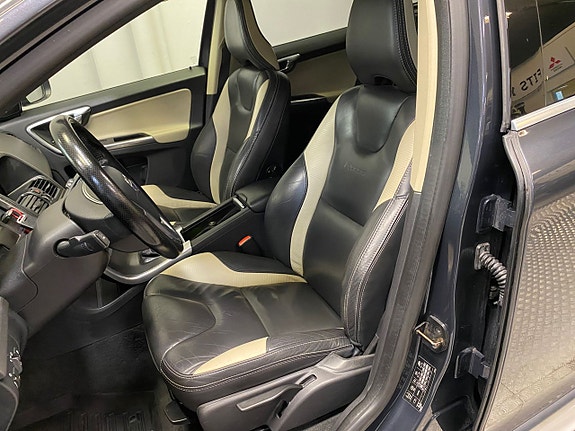 Volvo XC60 5 of 9