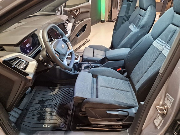 Audi Q4 e-tron 9 of 20