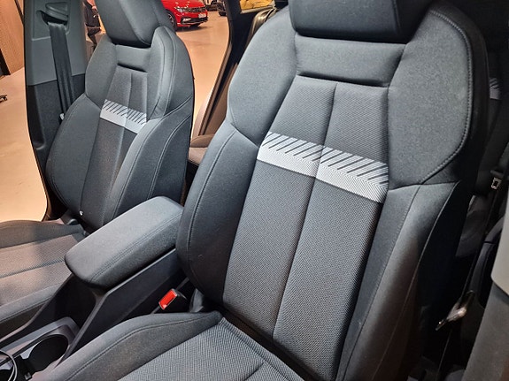Audi Q4 e-tron 10 of 20