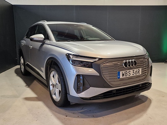 Audi Q4 e-tron 4 of 5
