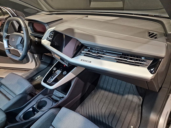 Audi Q4 e-tron 15 of 20