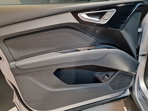 Audi Q4 e-tron 12 of 20