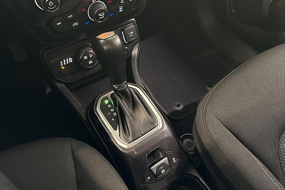 Jeep Renegade 12 of 12