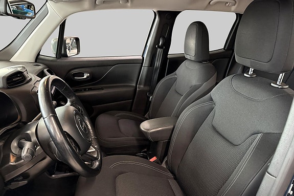 Jeep Renegade 8 of 12
