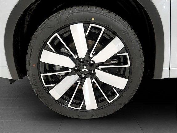 Mitsubishi Outlander 6 of 14