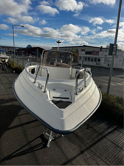 Ryds 550GTS Evinrude e-tec 90hk med vagn 7 of 8