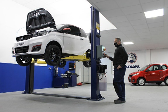 Vi reparerar och servar din Aixam mopedbil