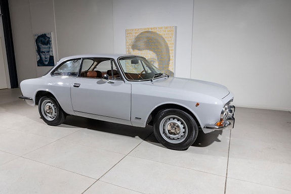 Alfa Romeo GT 9 of 27
