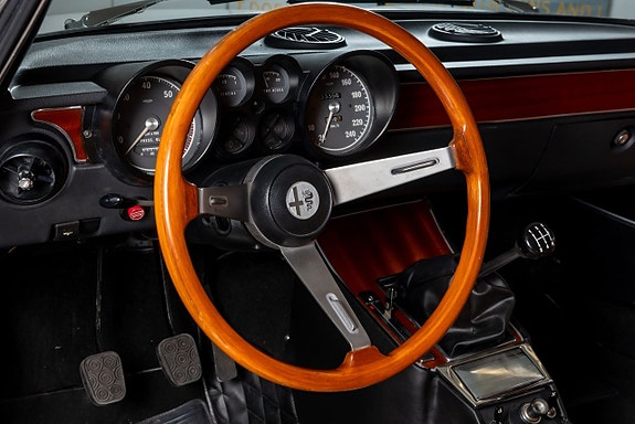 Alfa Romeo GT 17 of 27